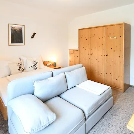 Joloisia Mit Blick Auf Planai Schladming